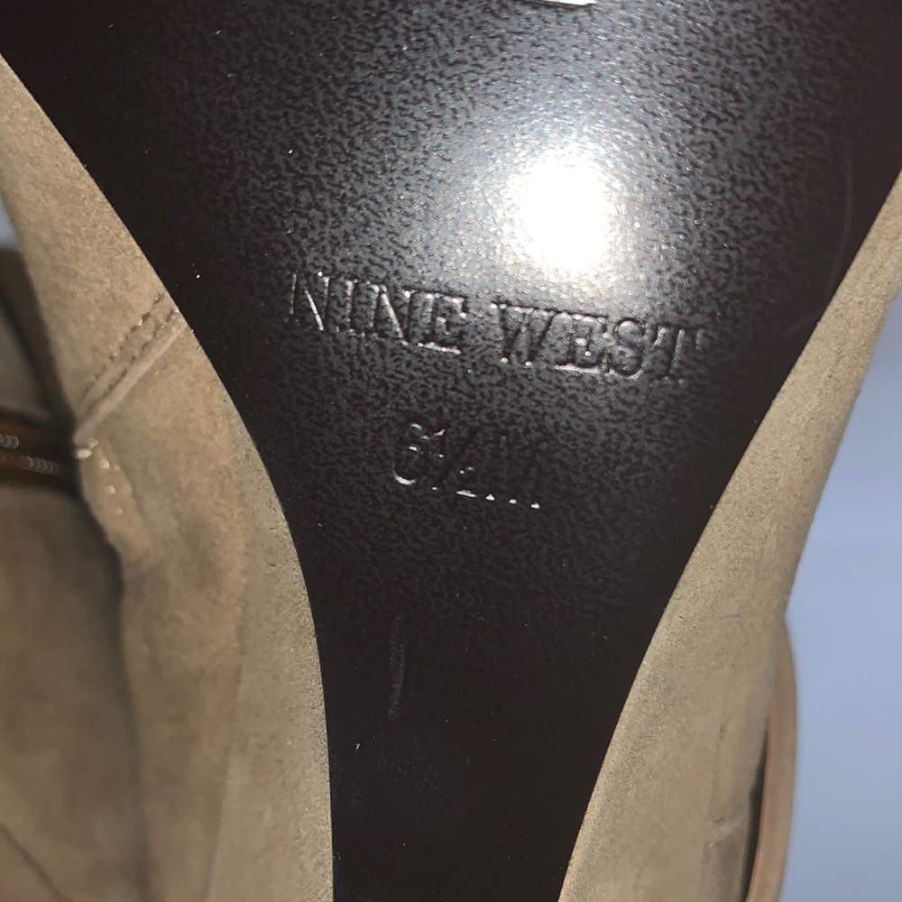 Women’s NINE WEST Green Suede Boots - Picture 9 of 9